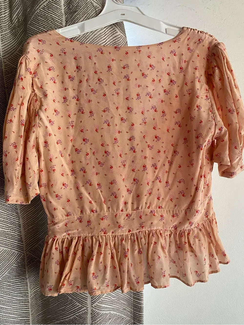 LoveShackFancy Peach Floral V‑Neck Peplum Blouse Silk Sz M